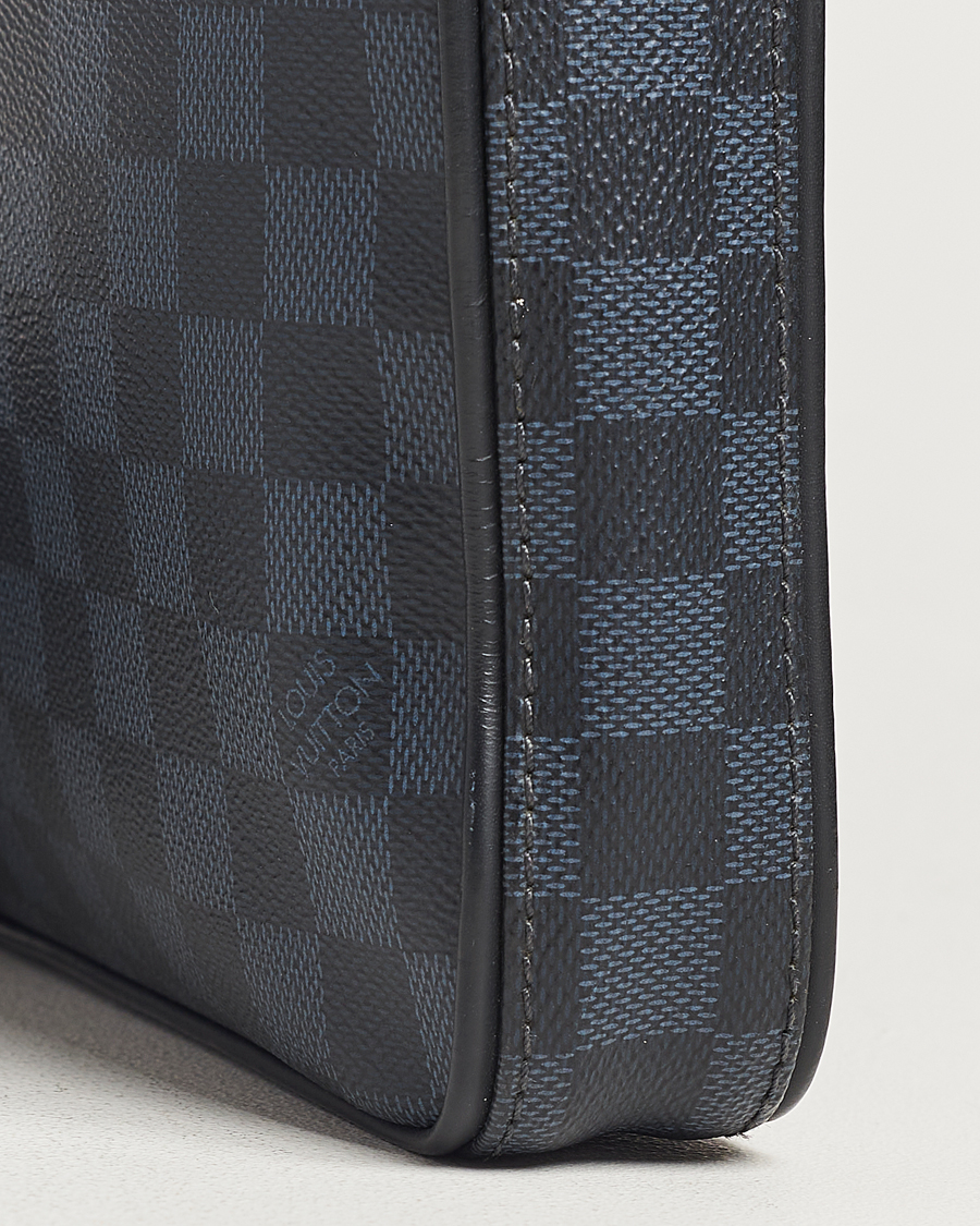 Herr | Louis Vuitton Pre-Owned Dandy Slim Briefcase Damier Navy | Louis Vuitton Pre-Owned | Dandy Slim Briefcase Damier Navy