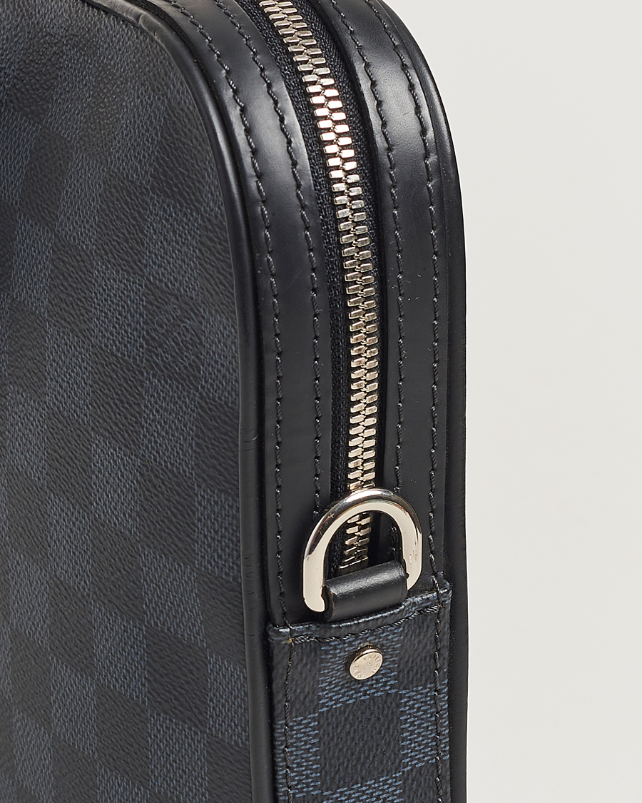 Herr | Louis Vuitton Pre-Owned Dandy Slim Briefcase Damier Navy | Louis Vuitton Pre-Owned | Dandy Slim Briefcase Damier Navy