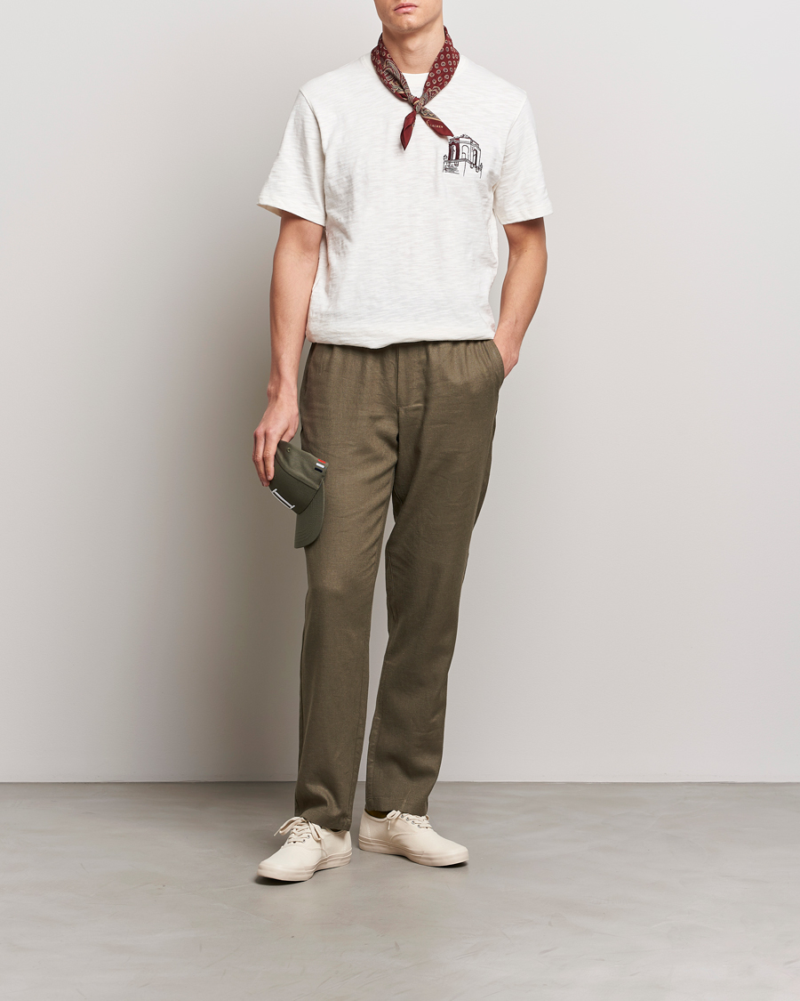 Herr | T-Shirts | LES DEUX | Hotel Embroidery T-Shirt Ivory
