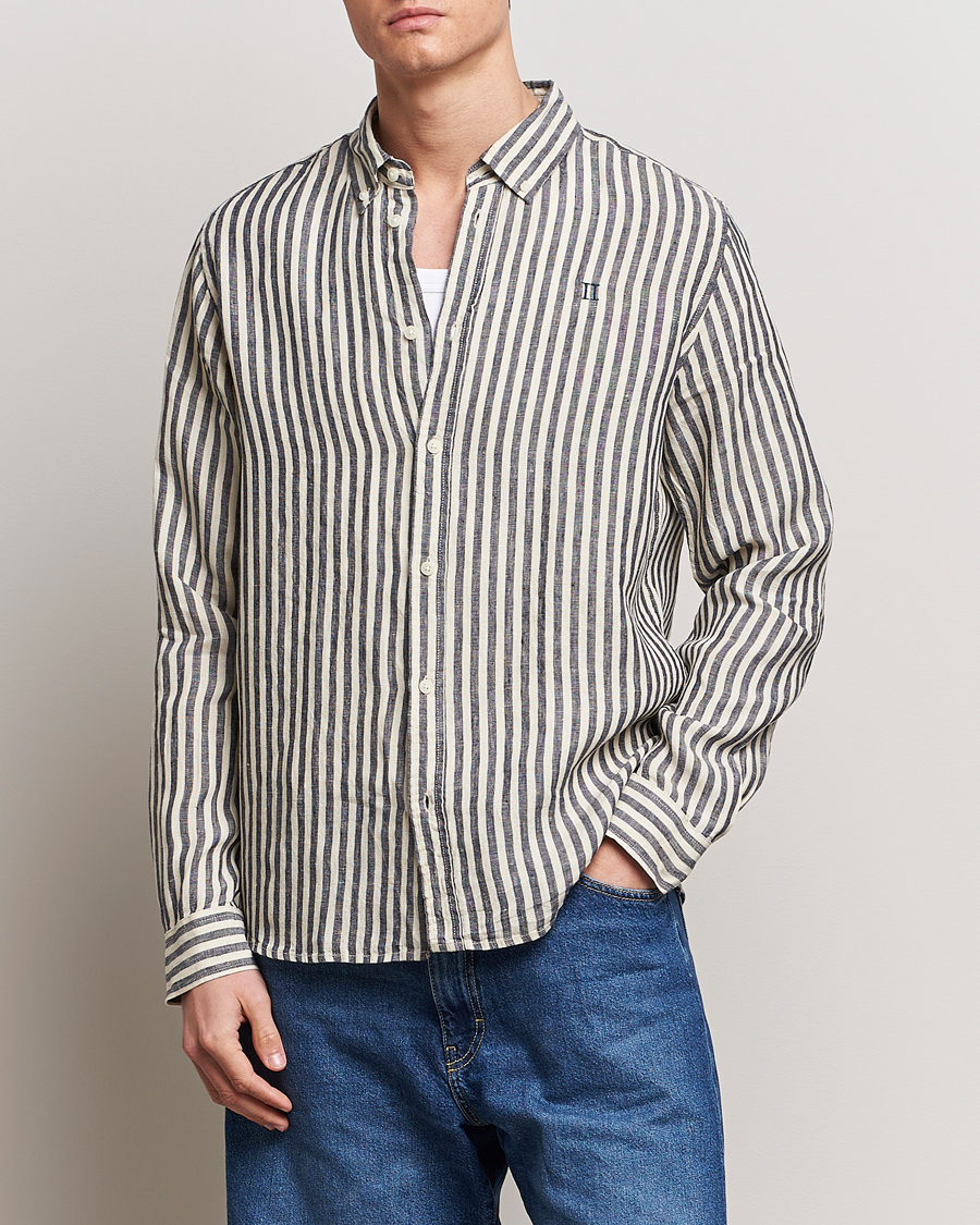 Herr | Kläder | LES DEUX | Kristian Striped Linen Button Down Shirt Ivory/Navy