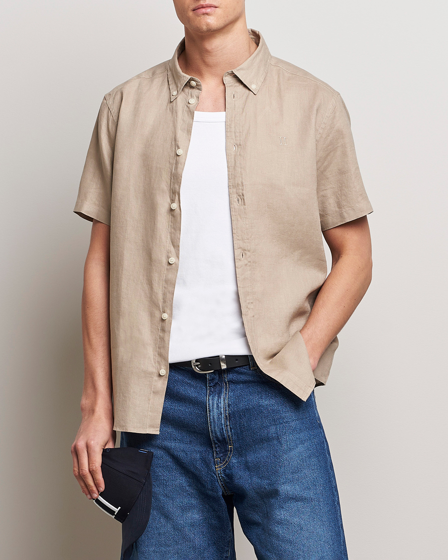 Herr | Kortärmade skjortor | LES DEUX | Kris Short Sleeve Linen Shirt Dark Sand