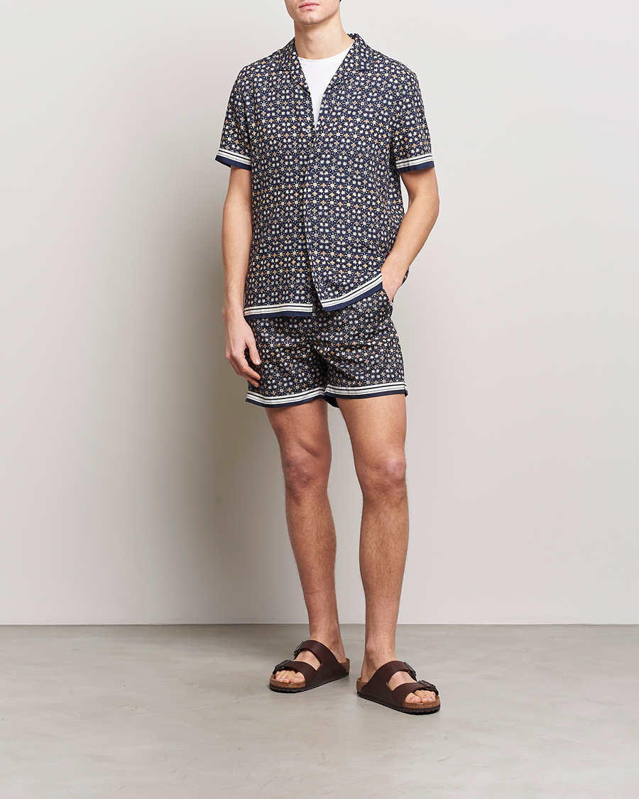 Herr | Badbyxor | Orlebar Brown | Bulldog Fiore Printed Swim Shorts Night Iris