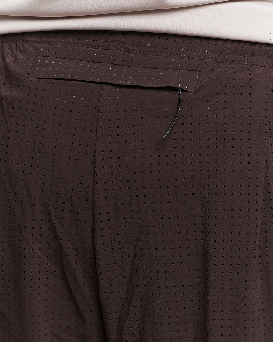 Herr | Shorts | Satisfy | Space-O 5 Inch Shorts Dark Mahogany