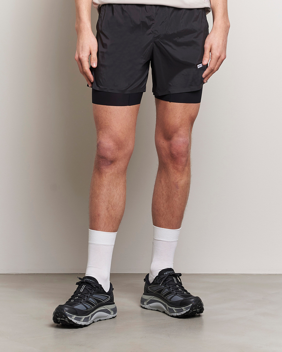 Herr | Shorts | Satisfy | TechSilk 5 Inch Shorts Black