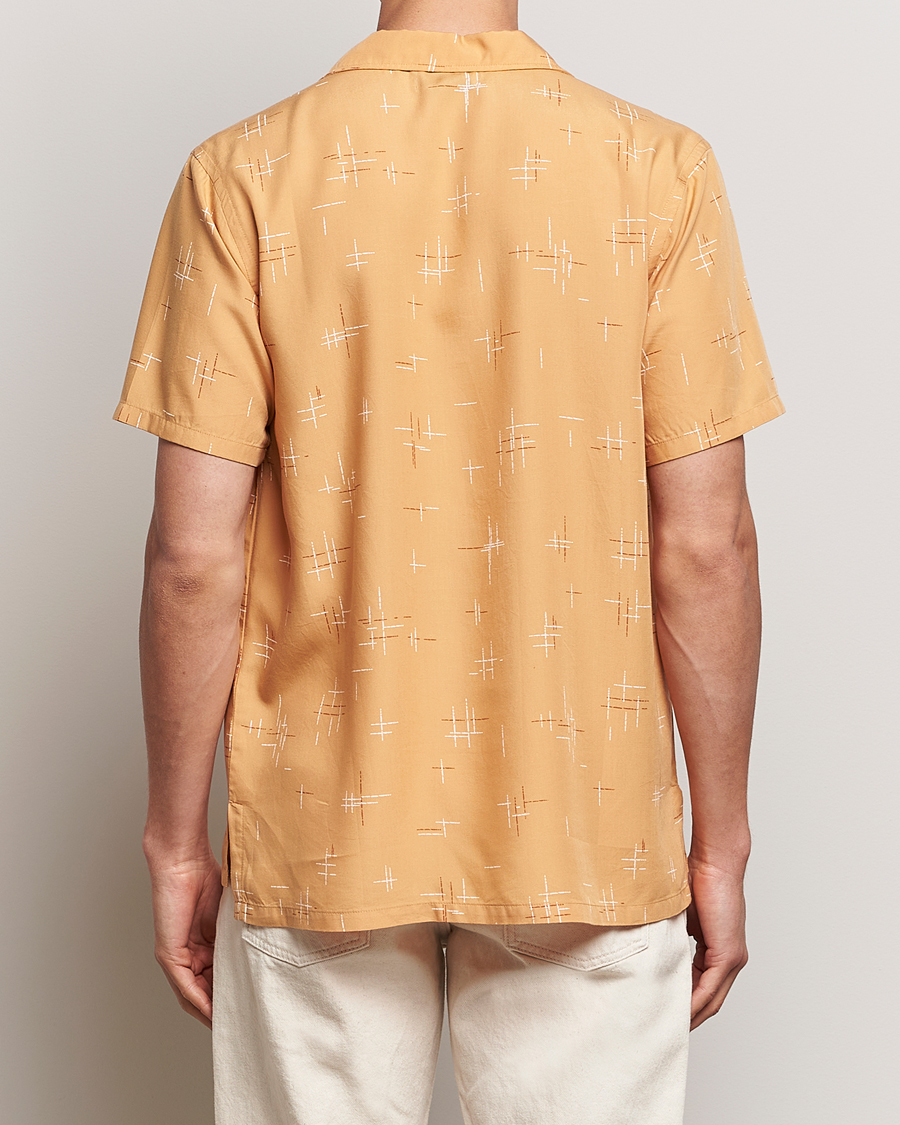 Herr | Skjortor | Nudie Jeans | Arvid 50s Hawaii Shirt Ochre