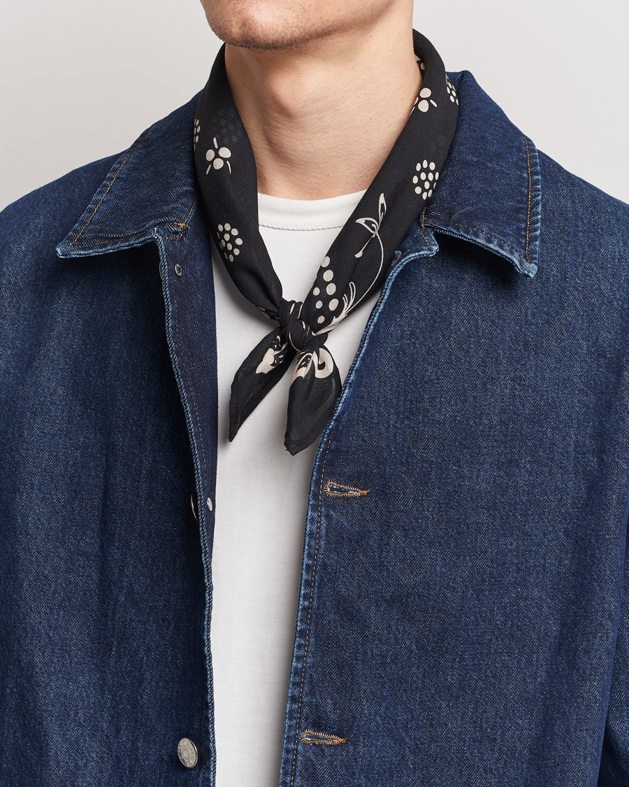 Herr | Nudie Jeans Ingrid Ornament Bandana Black | Nudie Jeans | Ingrid Ornament Bandana Black