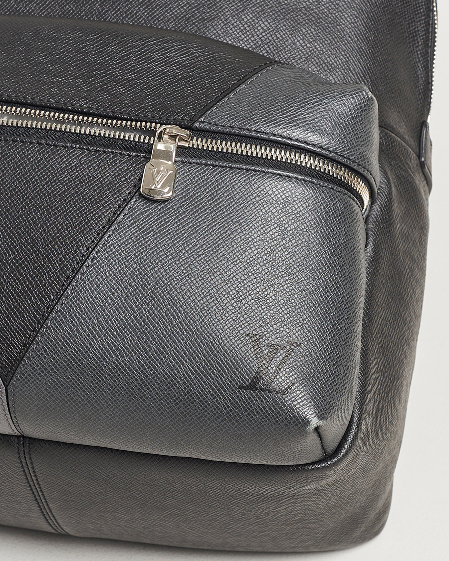 Herr | Pre-Owned & Vintage Bags | Louis Vuitton Pre-Owned | Discovery Backpack PM Grey
