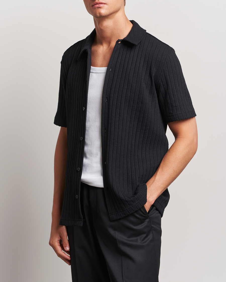 Herr | Samsøe Samsøe | Samsøe Samsøe | Sakvistbro Structured Short Sleeve Shirt Black