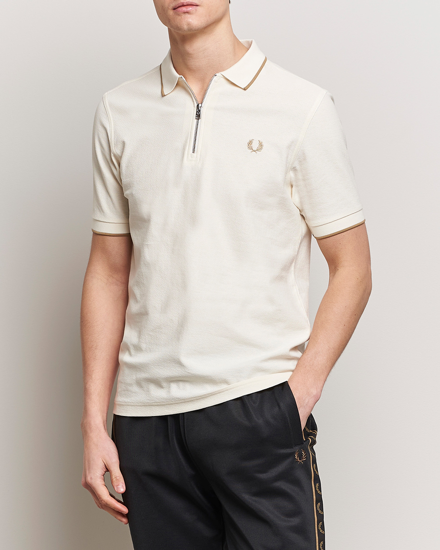 Herr | Best of British | Fred Perry | Crépe Half Zip Polo Ecru