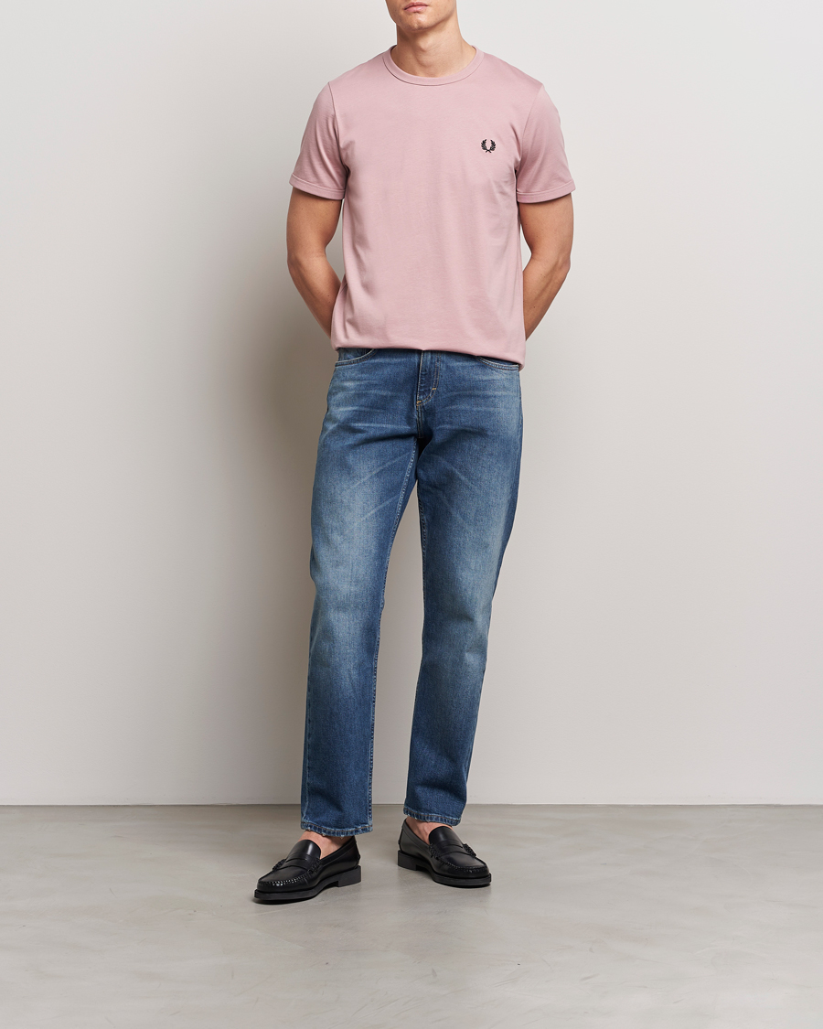 Herr | T-Shirts | Fred Perry | Ringer T-Shirt Dusty Rose Pink