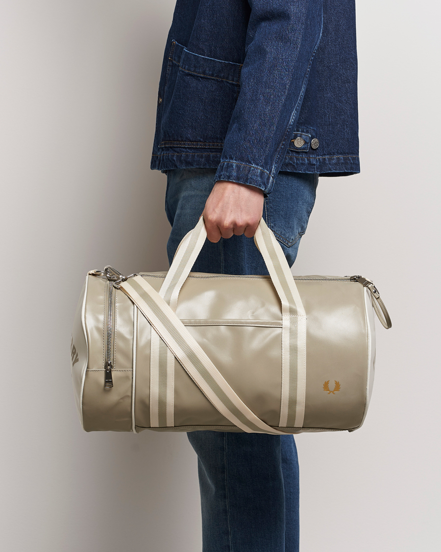 Herr | Weekendbags | Fred Perry | Classic Barrel Bag Warm Grey
