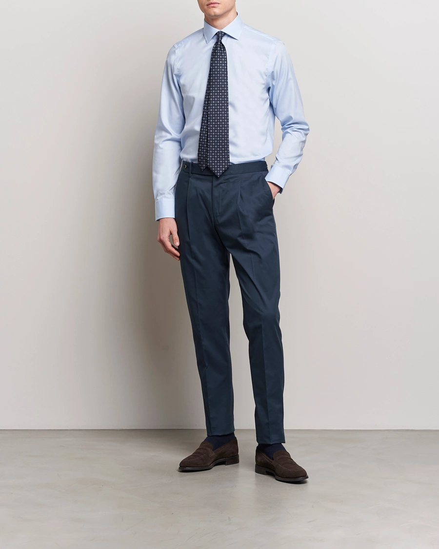 Herr | Skjortor | Oscar Jacobson | Slim Fit Cut Away Non Iron Twill Light Blue