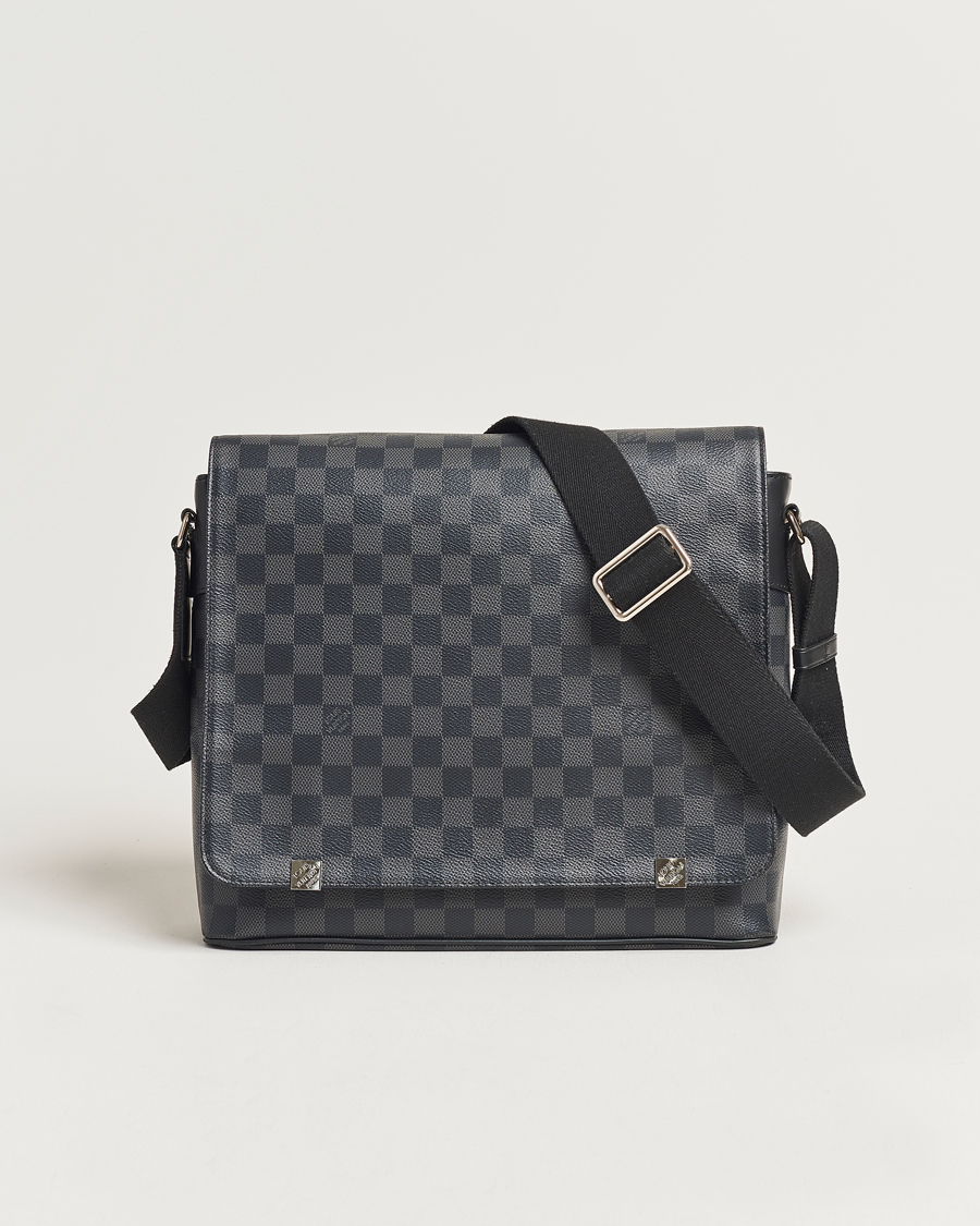 Herr | Louis Vuitton Pre-Owned District PM Messenger Bag Damier Graphite | Louis Vuitton Pre-Owned | District PM Messenger Bag Damier Graphite