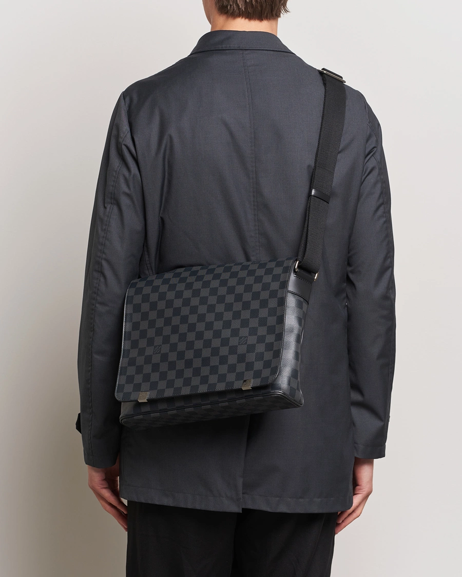 Herr | Louis Vuitton Pre-Owned District PM Messenger Bag Damier Graphite | Louis Vuitton Pre-Owned | District PM Messenger Bag Damier Graphite