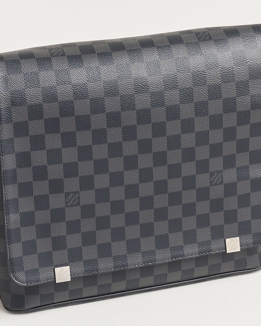 Herr | Louis Vuitton Pre-Owned District PM Messenger Bag Damier Graphite | Louis Vuitton Pre-Owned | District PM Messenger Bag Damier Graphite