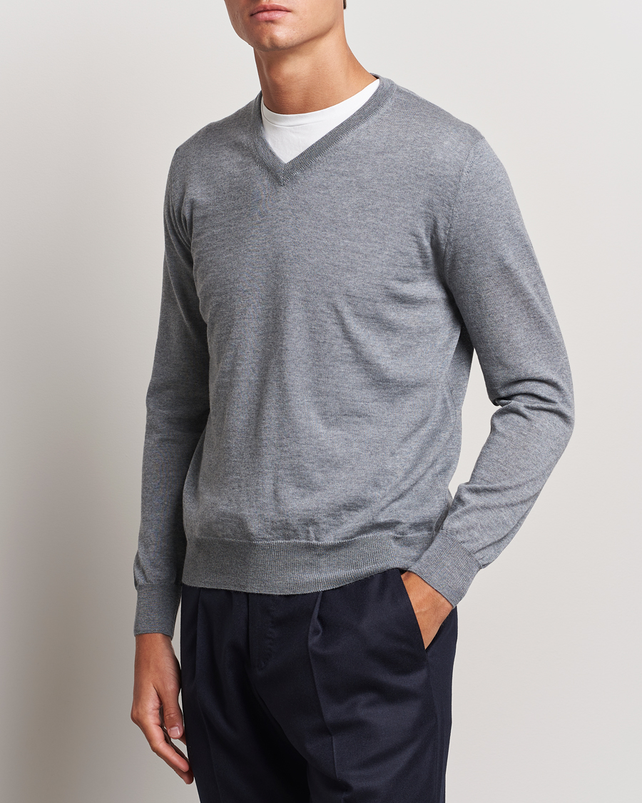 Herr | Tröjor | Canali | Merino Wool V-Neck Light Grey