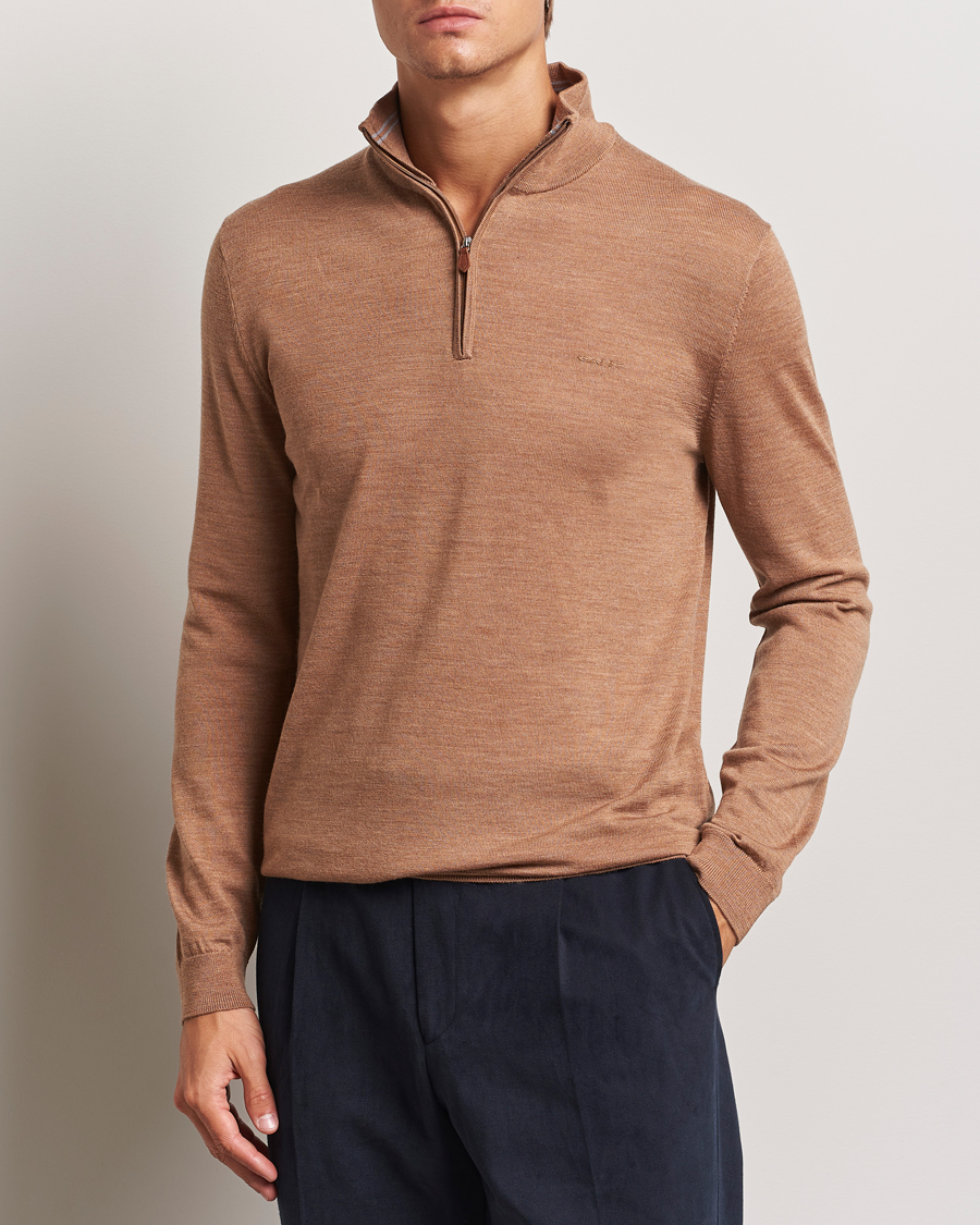 Herr | Tröjor | GANT | Extrafine Merino Wool Half Zip Dk Sand Melange