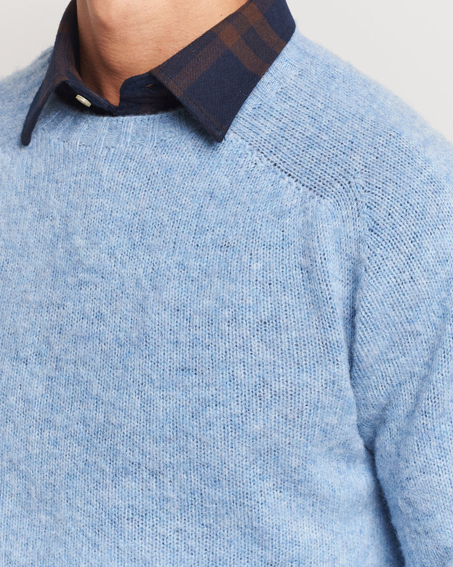 Herr | Tröjor | Harley Of Scotland | Brushed Supersoft Lambswool Crewneck Ice Sea