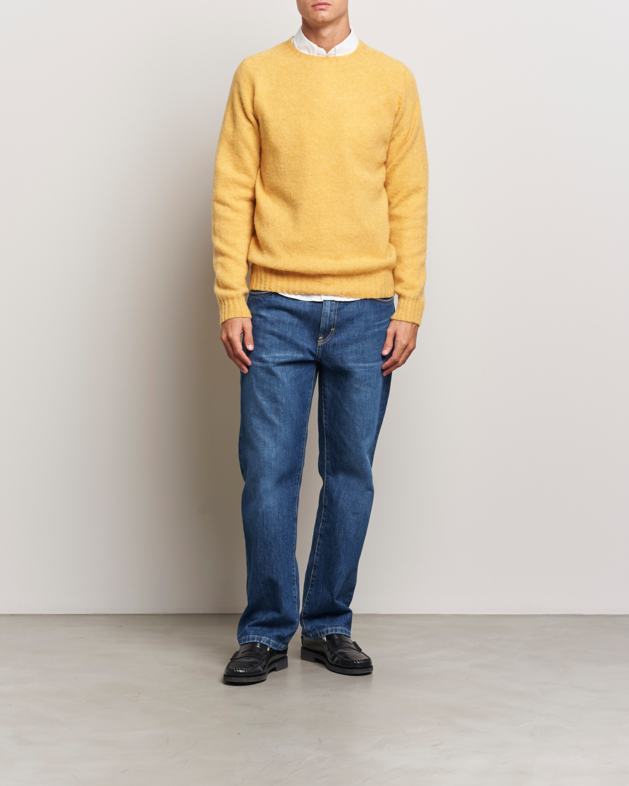 Herr | Tröjor | Harley Of Scotland | Brushed Supersoft Lambswool Crewneck Marzipan