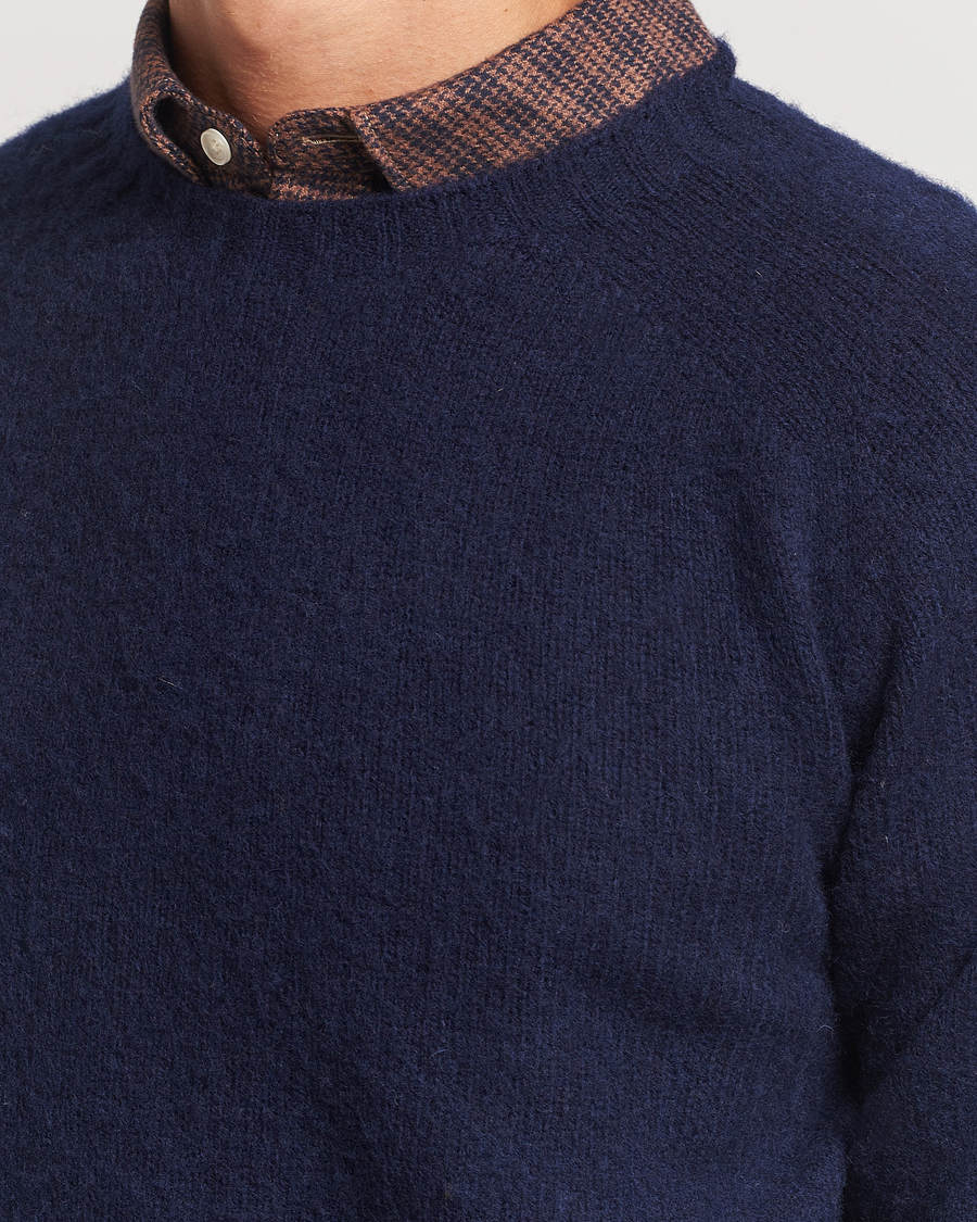 Herr | Tröjor | Harley Of Scotland | Brushed Supersoft Lambswool Crewneck Navy