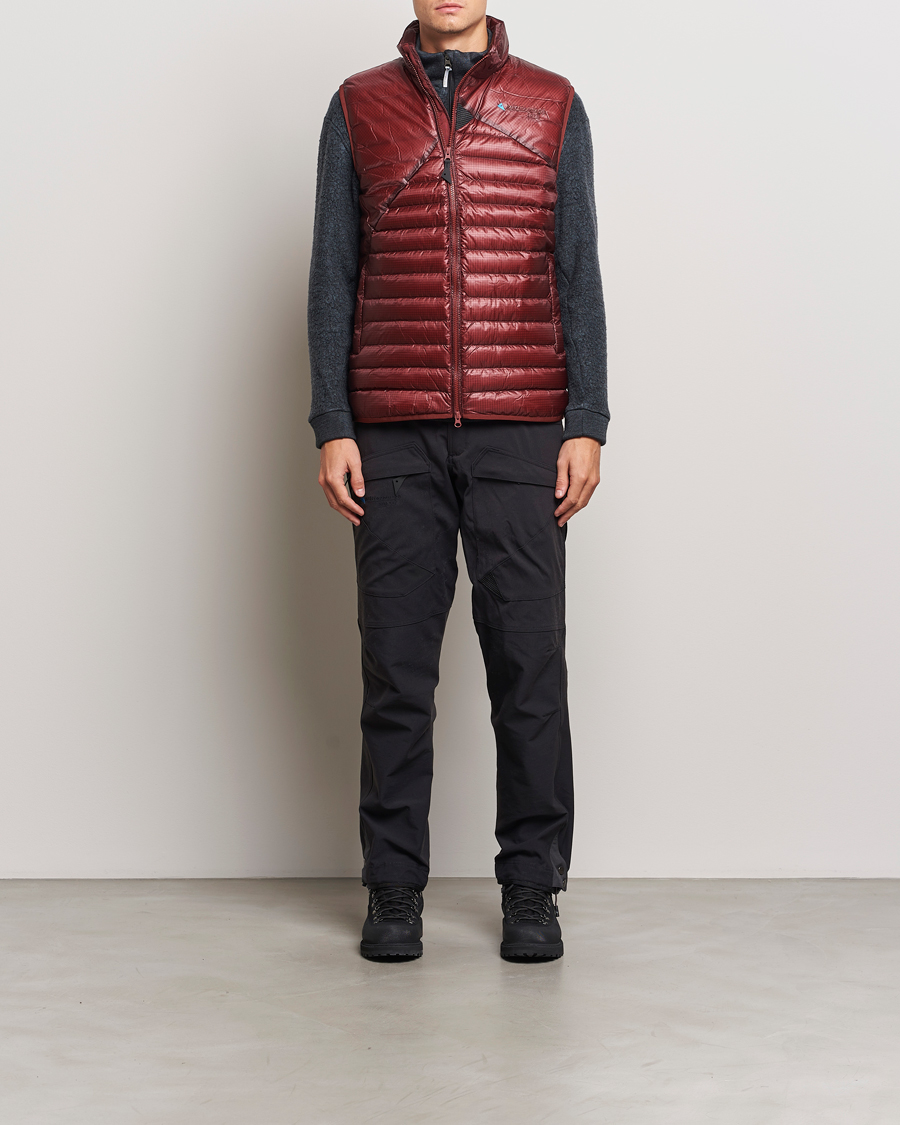 Herr | Jackor | Klättermusen | Lopt Lightweight Down Vest Madder Red