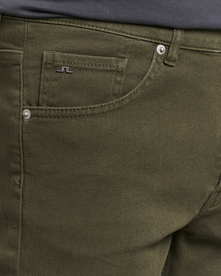 Herr | Byxor | J.Lindeberg | Jay Solid Twill Stretch Jeans Forest Green