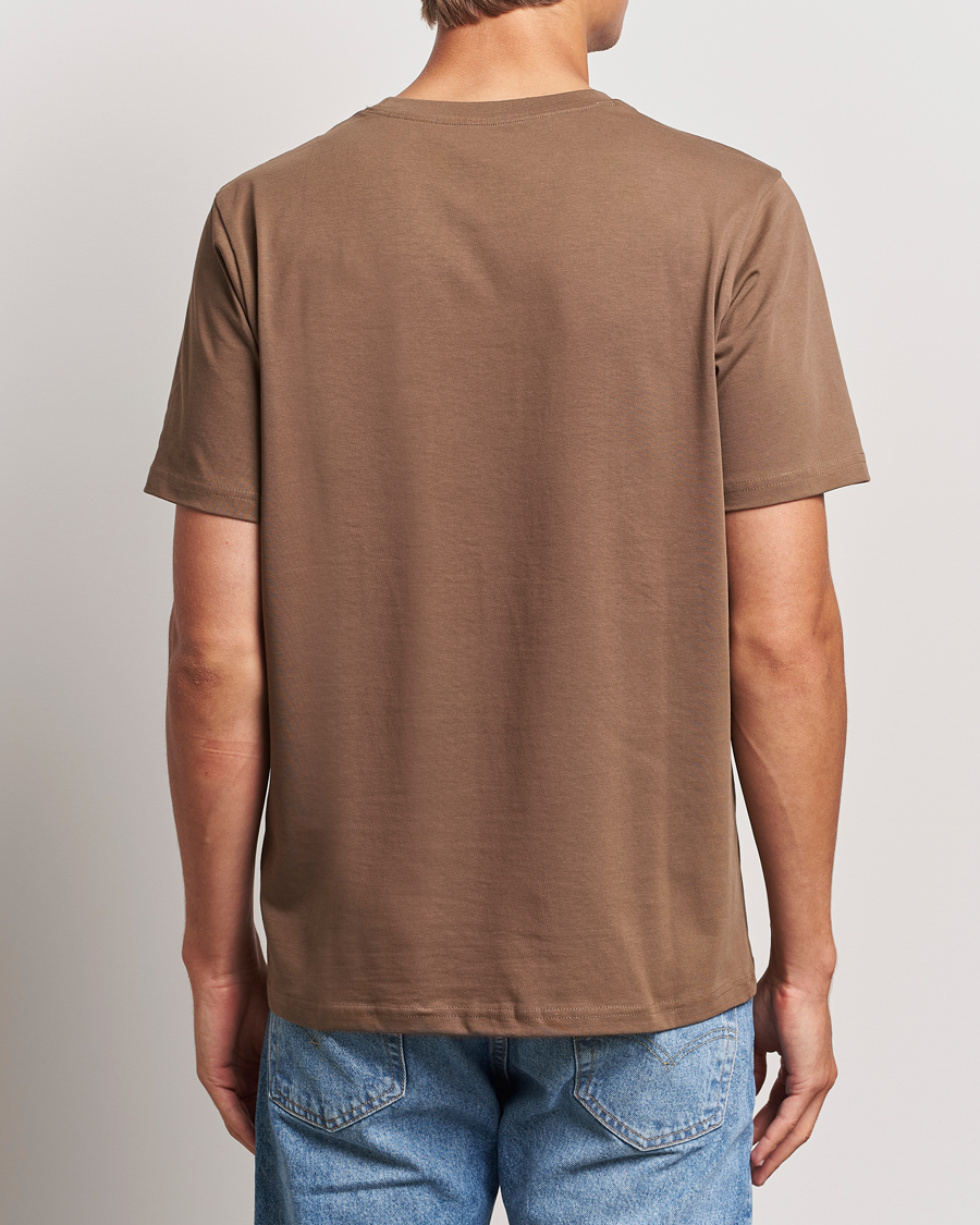 Herr | T-Shirts | KnowledgeCotton Apparel | Loake Badge T-Shirt Brown