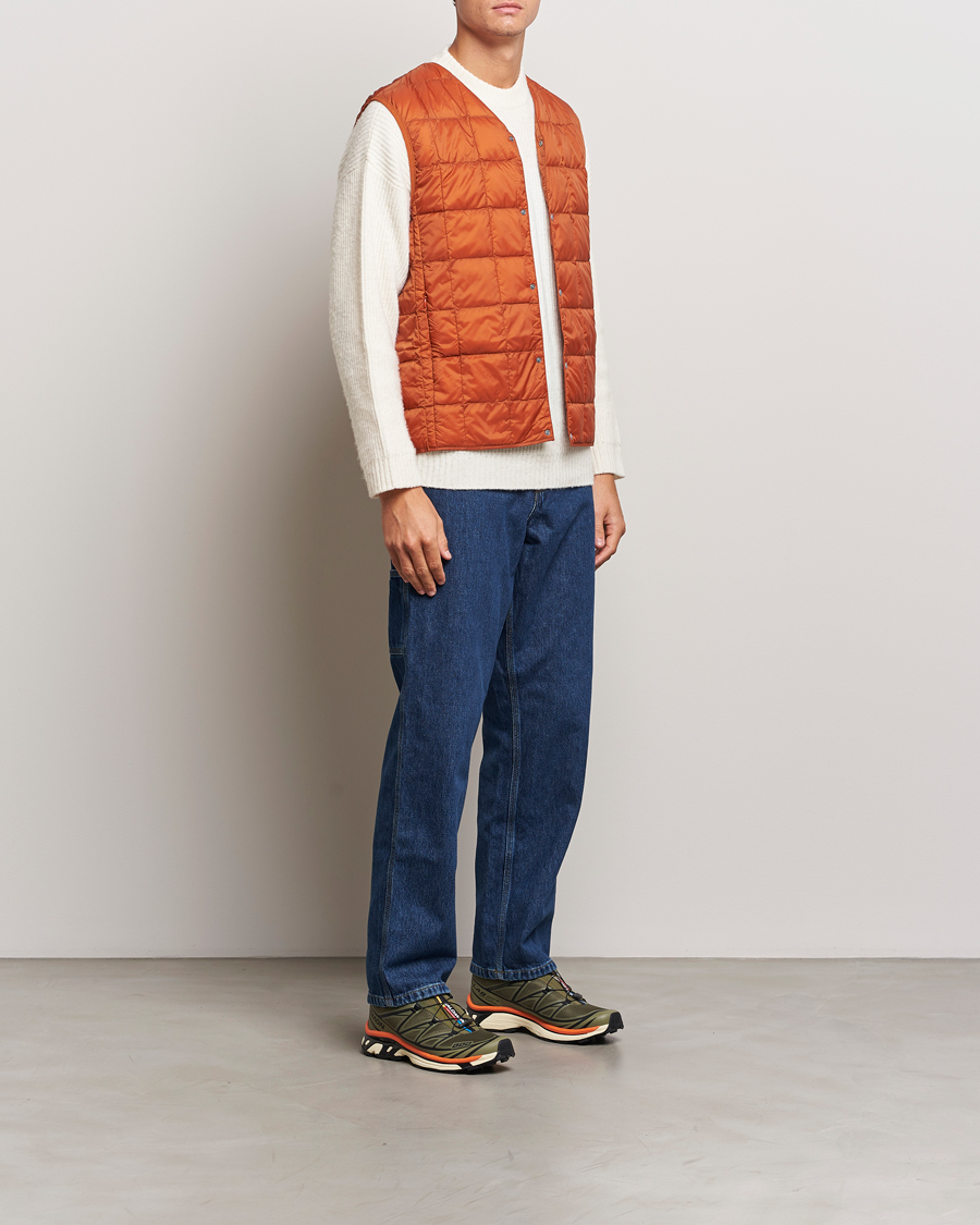 Herr | Jackor | TAION | V-Neck Lightweight Down Vest Brick Orange