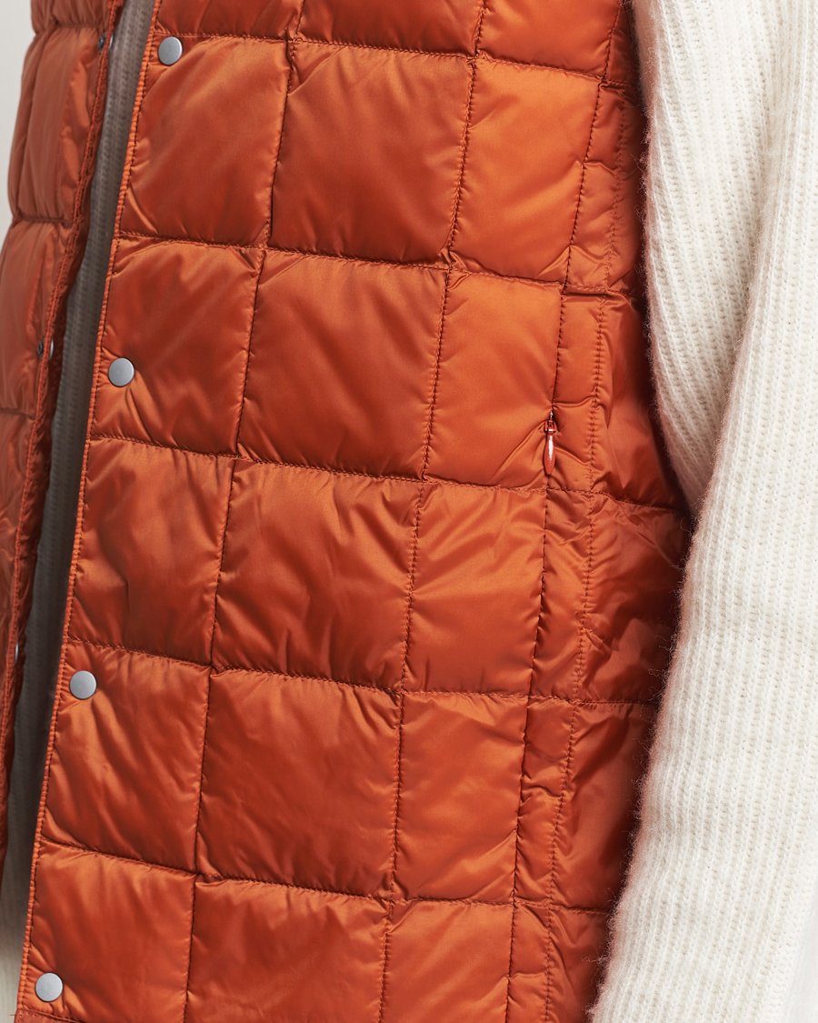Herr | Jackor | TAION | V-Neck Lightweight Down Vest Brick Orange