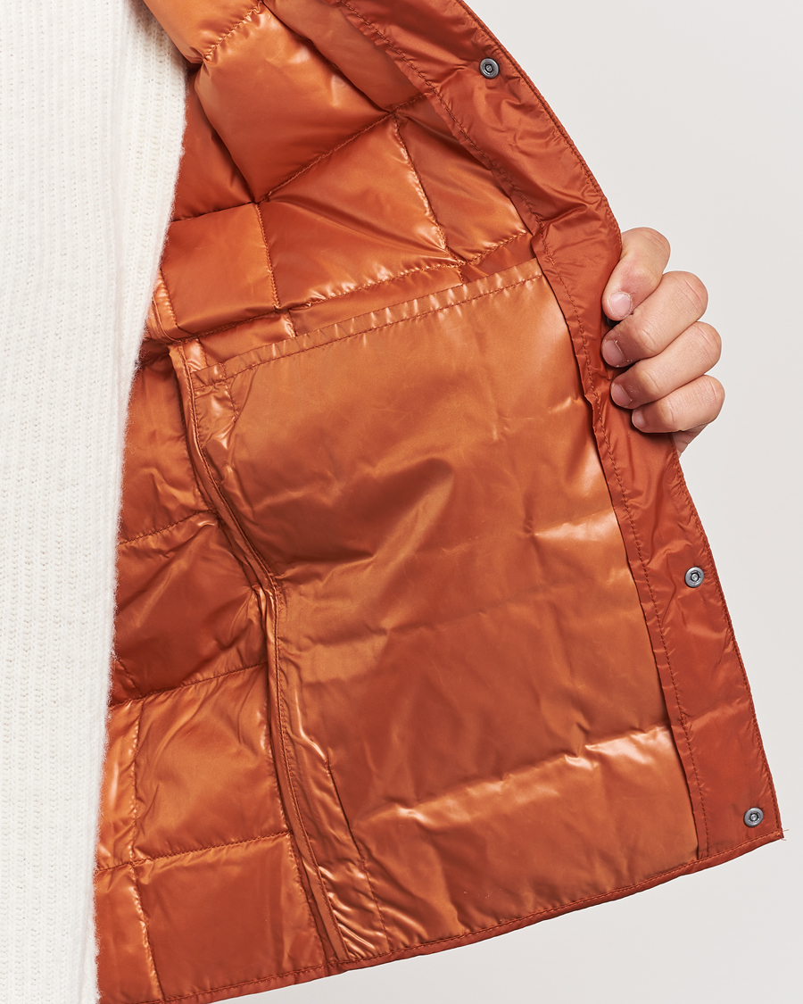 Herr | Jackor | TAION | V-Neck Lightweight Down Vest Brick Orange