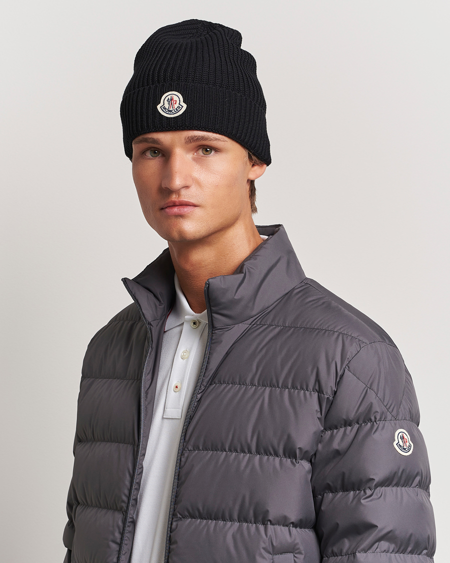 Herr | Moncler Logo Embossed Beanie Black | Moncler | Logo Embossed Beanie Black