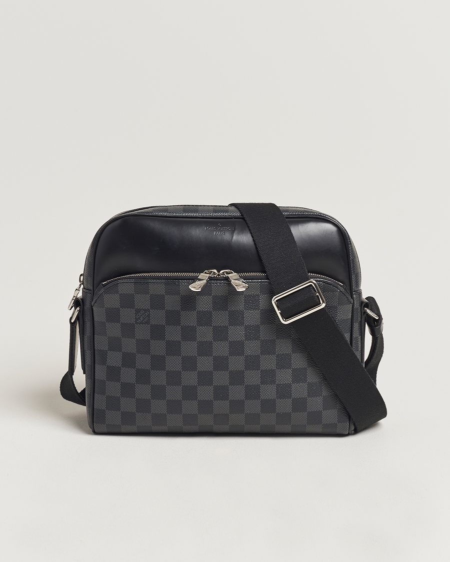 Herr | Louis Vuitton Pre-Owned Dayton Reporter MM Damier Graphite | Louis Vuitton Pre-Owned | Dayton Reporter MM Damier Graphite