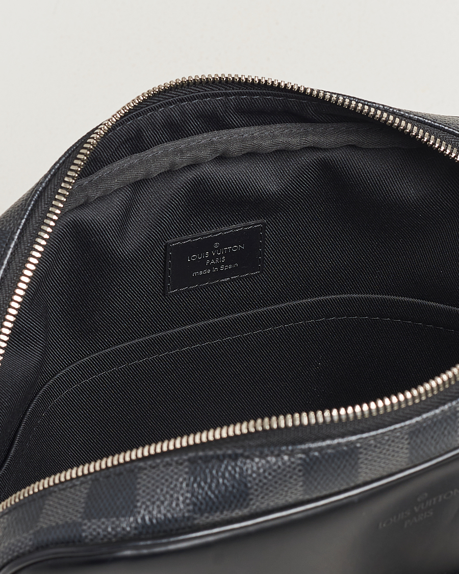 Herr | Louis Vuitton Pre-Owned Dayton Reporter MM Damier Graphite | Louis Vuitton Pre-Owned | Dayton Reporter MM Damier Graphite