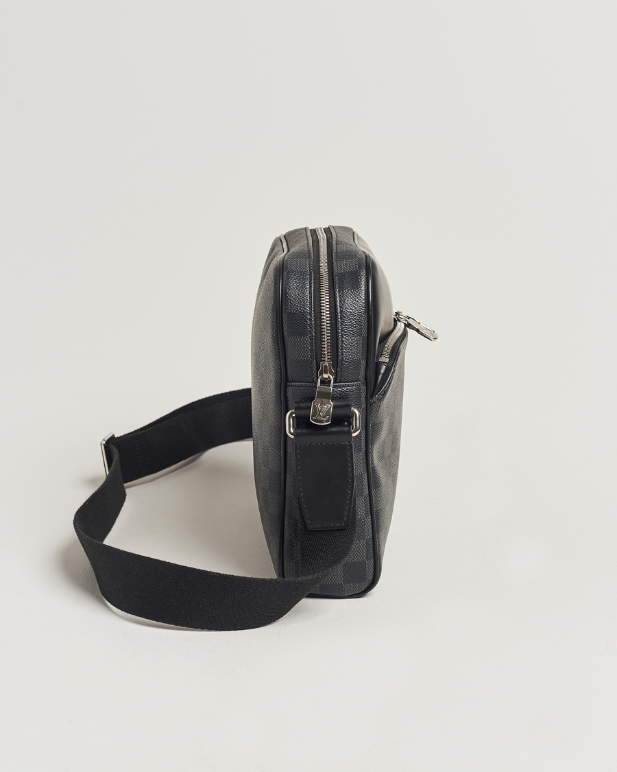 Herr | Louis Vuitton Pre-Owned Dayton Reporter MM Damier Graphite | Louis Vuitton Pre-Owned | Dayton Reporter MM Damier Graphite