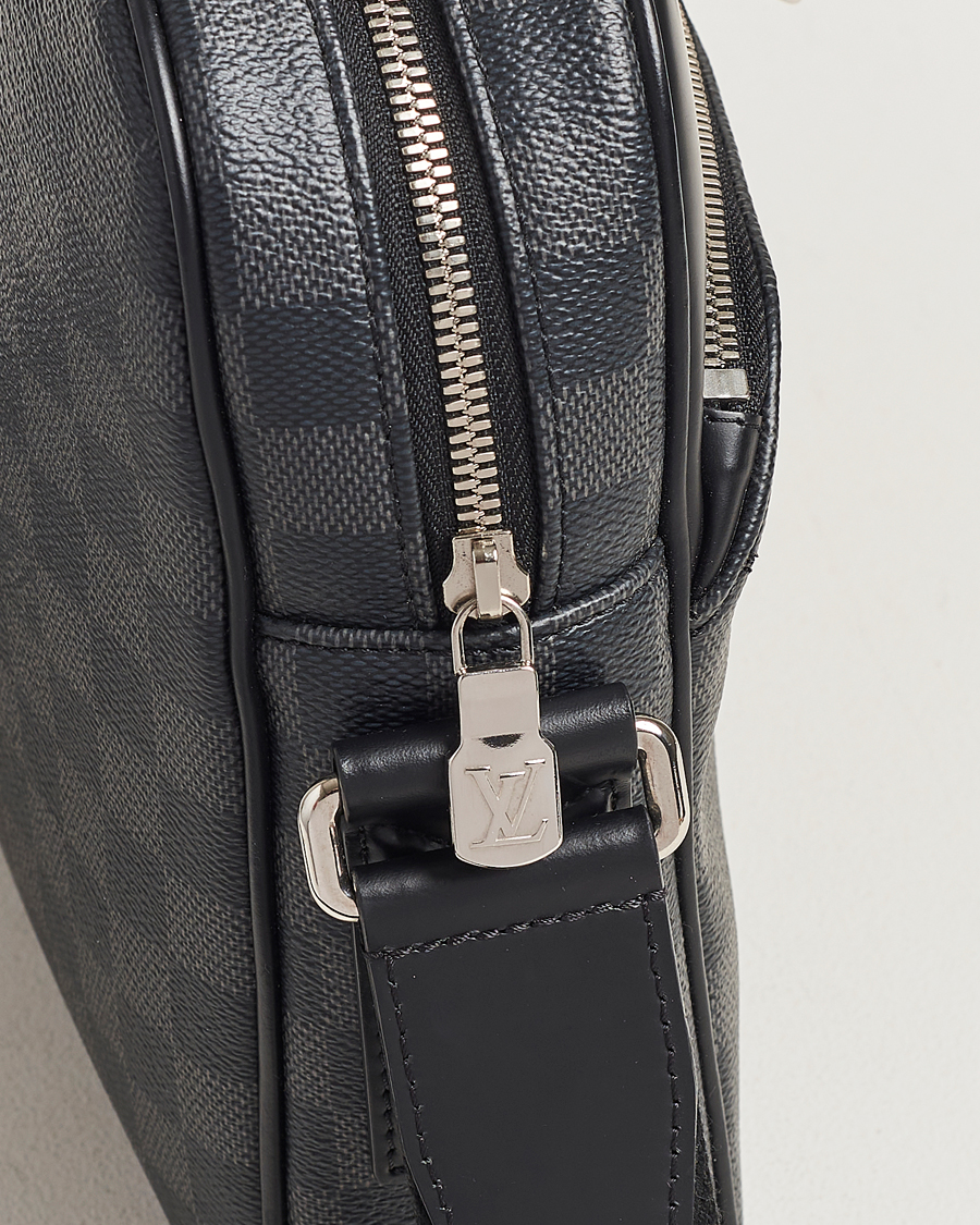Herr | Louis Vuitton Pre-Owned Dayton Reporter MM Damier Graphite | Louis Vuitton Pre-Owned | Dayton Reporter MM Damier Graphite