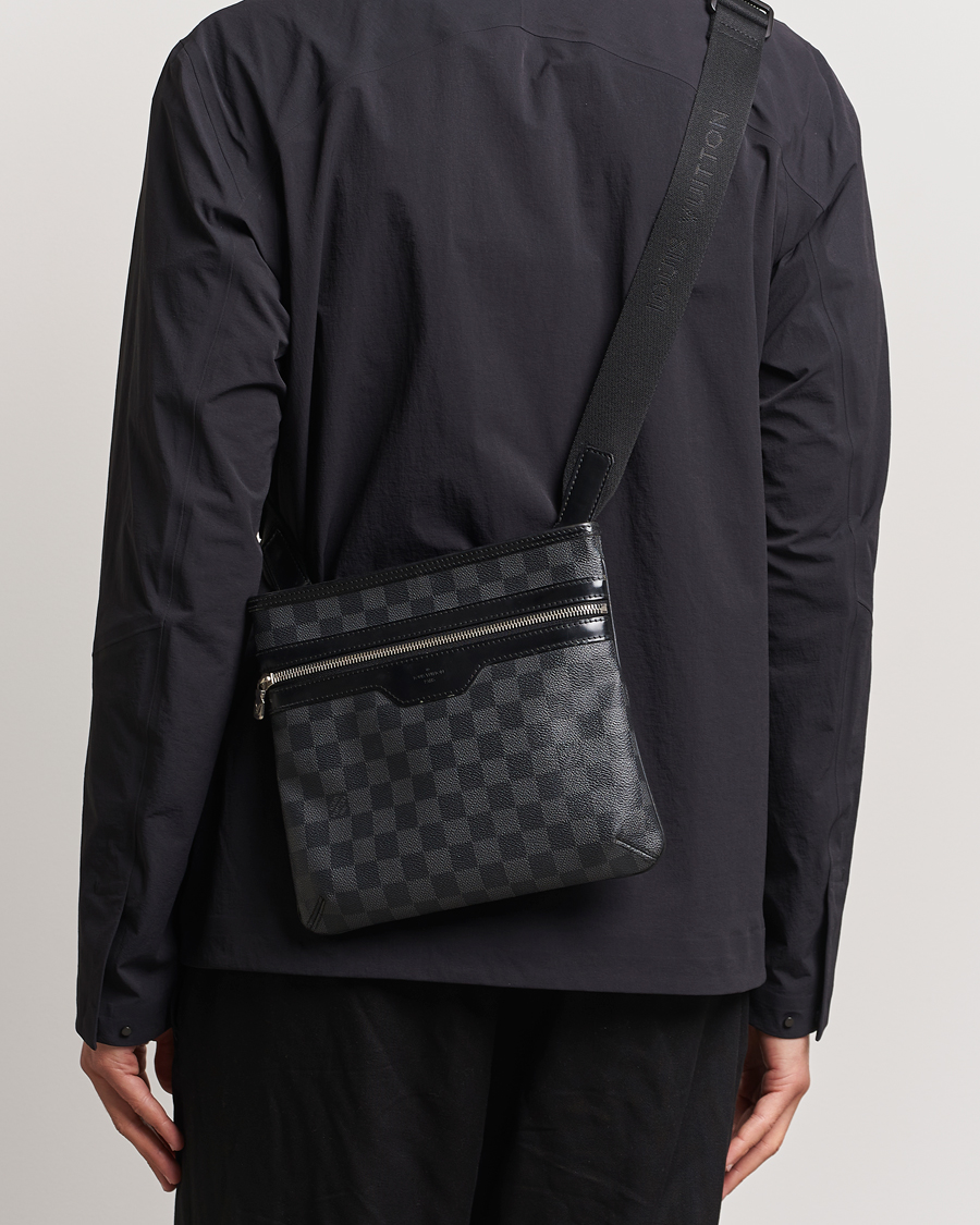 Herr | Pre-Owned & Vintage Bags | Louis Vuitton Pre-Owned | Thomas Messenger Bag Damier Graphite 