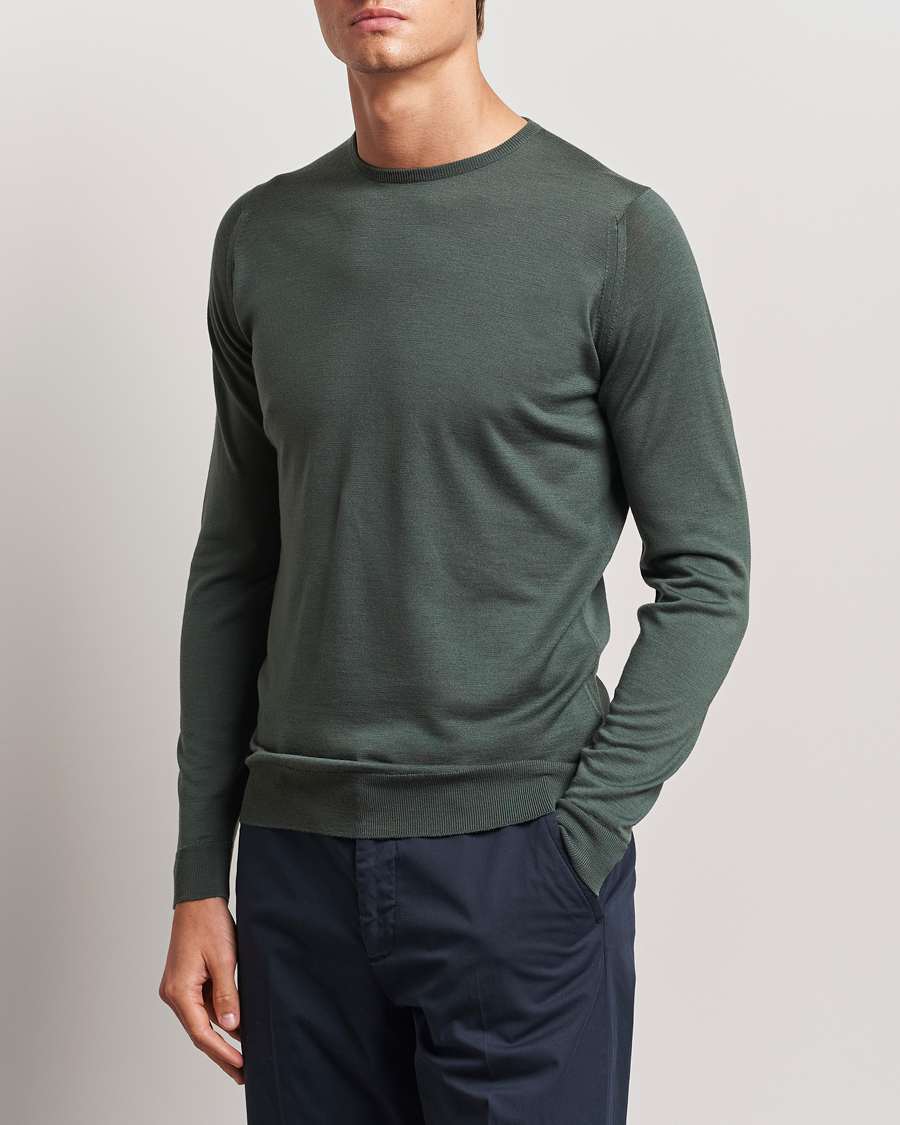 Herr |  | John Smedley | Lundy Extra Fine Merino Crew Neck Highland Green