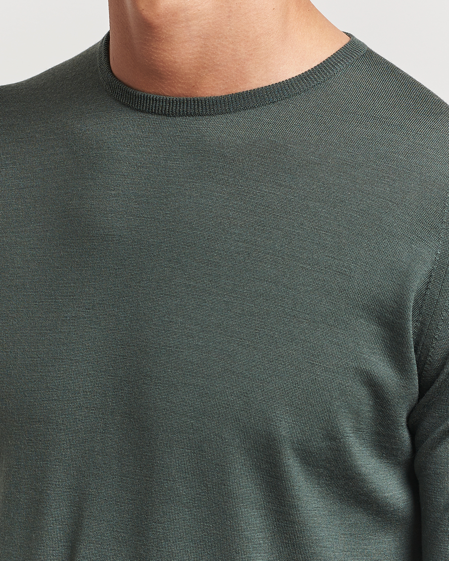 Herr | Tröjor | John Smedley | Lundy Extra Fine Merino Crew Neck Highland Green