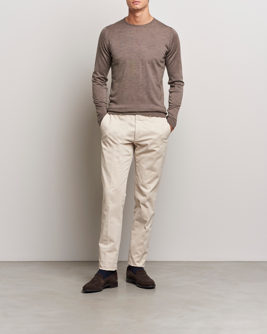 Herr | Tröjor | John Smedley | Lundy Extra Fine Merino Crew Neck Mushroom Brown