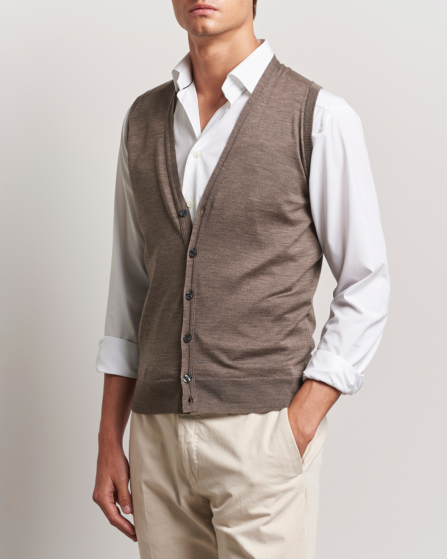 Herr | Västar & Slipovers | John Smedley | Huntswood Slim Fit Waistcoat Mushroom Brown