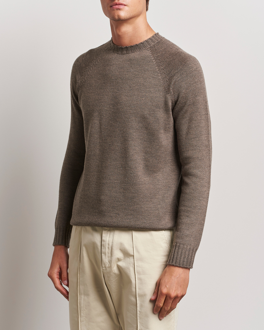 Herr | Tröjor | John Smedley | Denver Extra Fine Merino Crew Neck Mushroom Brown