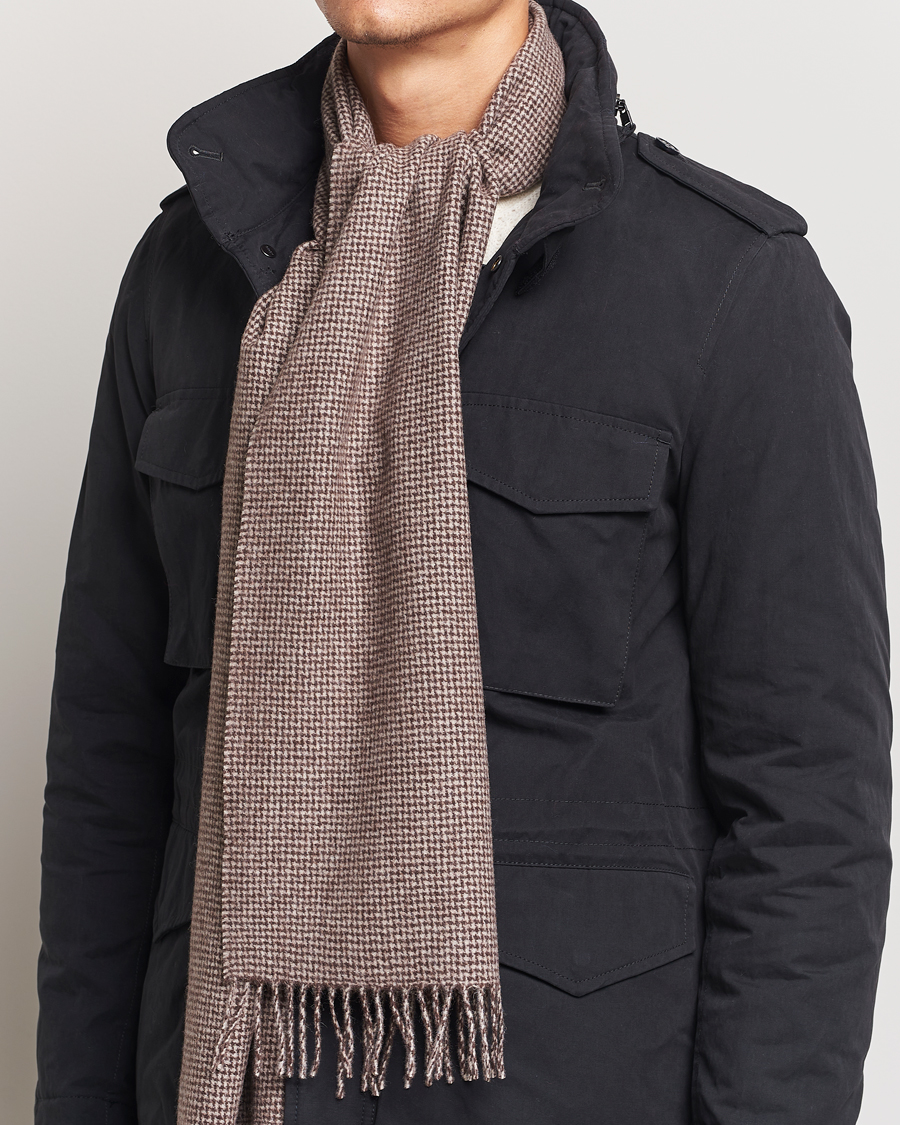 Herr | Amanda Christensen Merino Wool Dogtooth Scarf Beige Melange | Amanda Christensen | Merino Wool Dogtooth Scarf Beige Melange