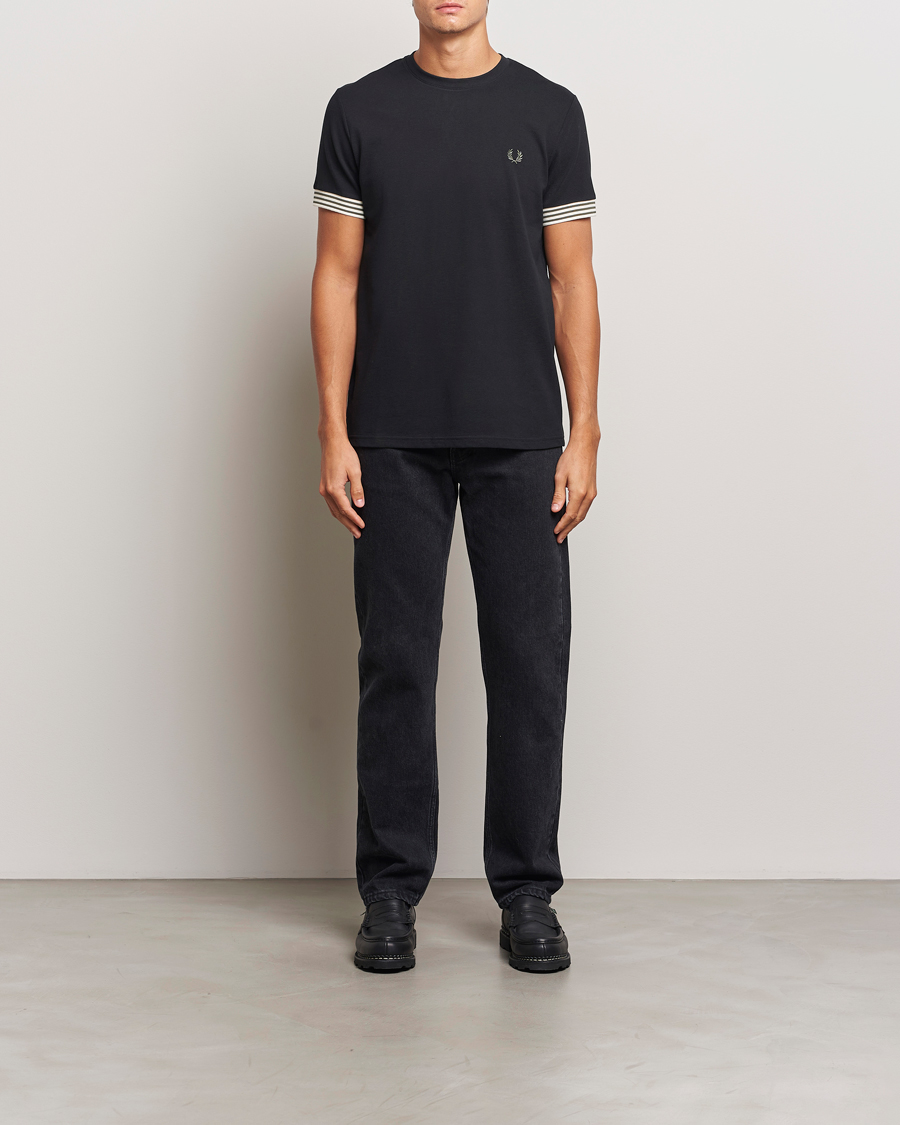 Herr | T-Shirts | Fred Perry | Striped Cuff Crew Neck T-Shirt Black