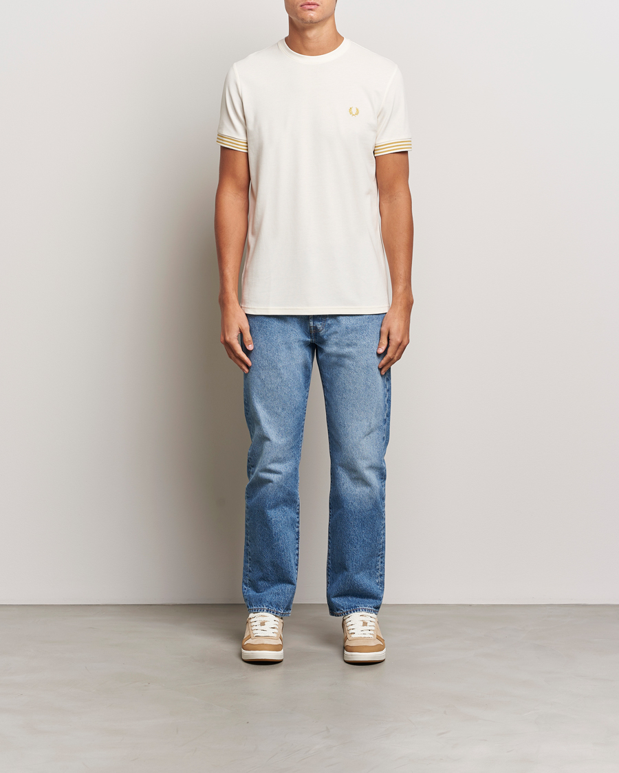 Herr | T-Shirts | Fred Perry | Striped Cuff Crew Neck T-Shirt Ecru