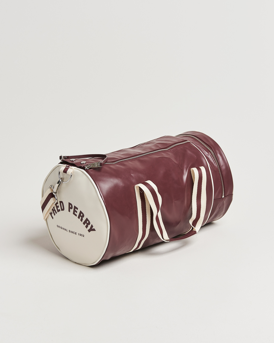 Herr | Fred Perry Classic Barrel Bag Oxblood/Ecru | Fred Perry | Classic Barrel Bag Oxblood/Ecru