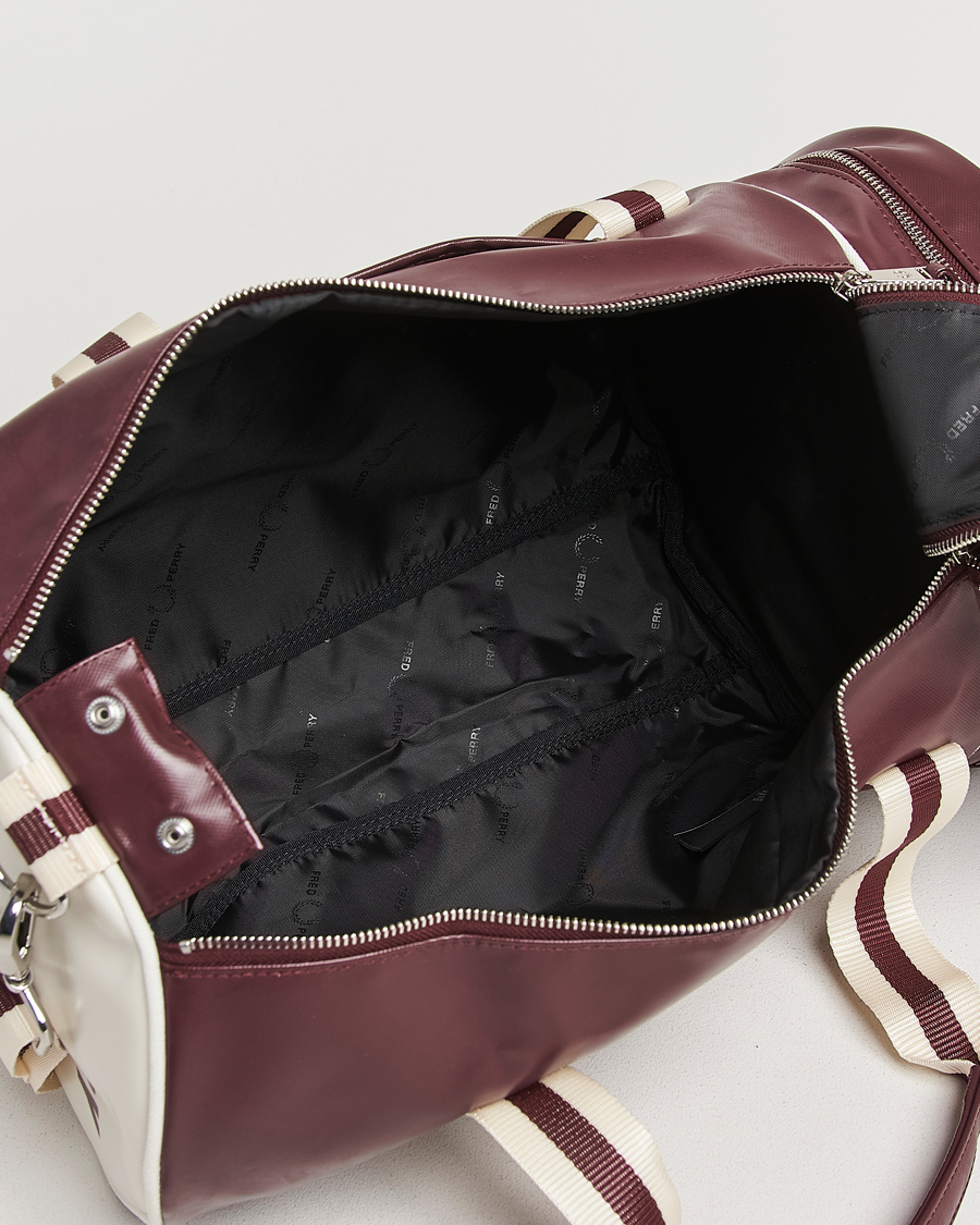 Herr | Fred Perry Classic Barrel Bag Oxblood/Ecru | Fred Perry | Classic Barrel Bag Oxblood/Ecru