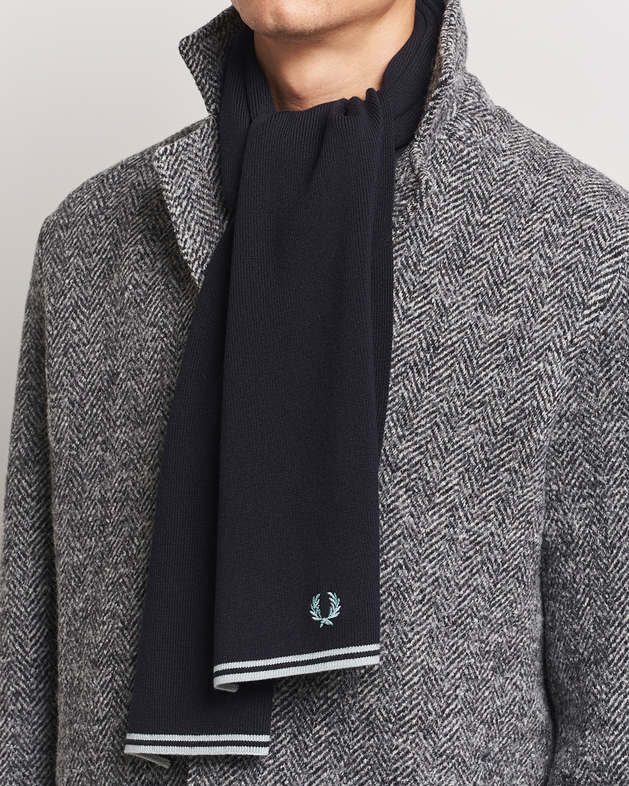 Herr | Fred Perry Twin Tipped Merino Wool Scarf Navy | Fred Perry | Twin Tipped Merino Wool Scarf Navy