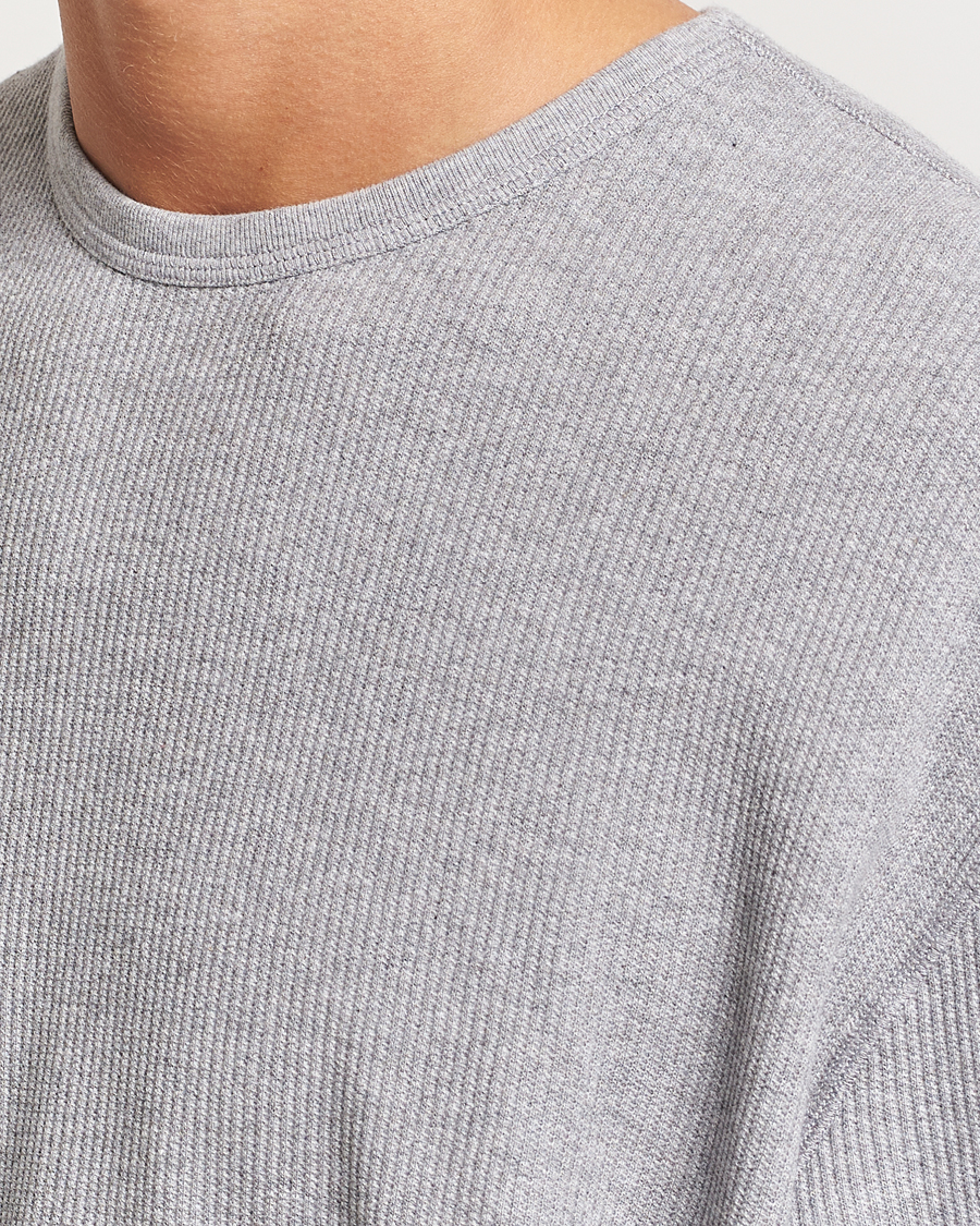 Herr | Tröjor | Jeanerica | Jean Waflle Texture Sweater Light Grey Melange
