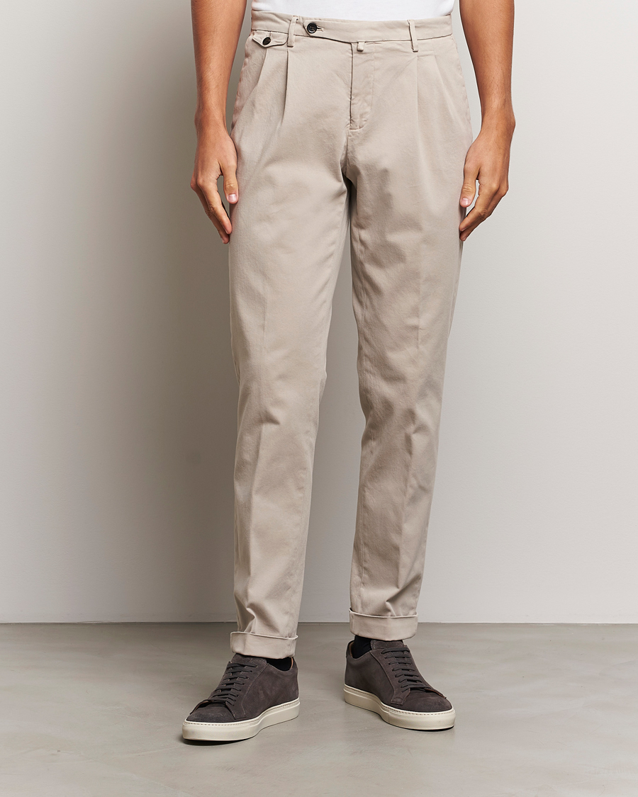 Herr | Byxor | Briglia 1949 | Easy Fit Pleated Cotton Stretch Chino Beige