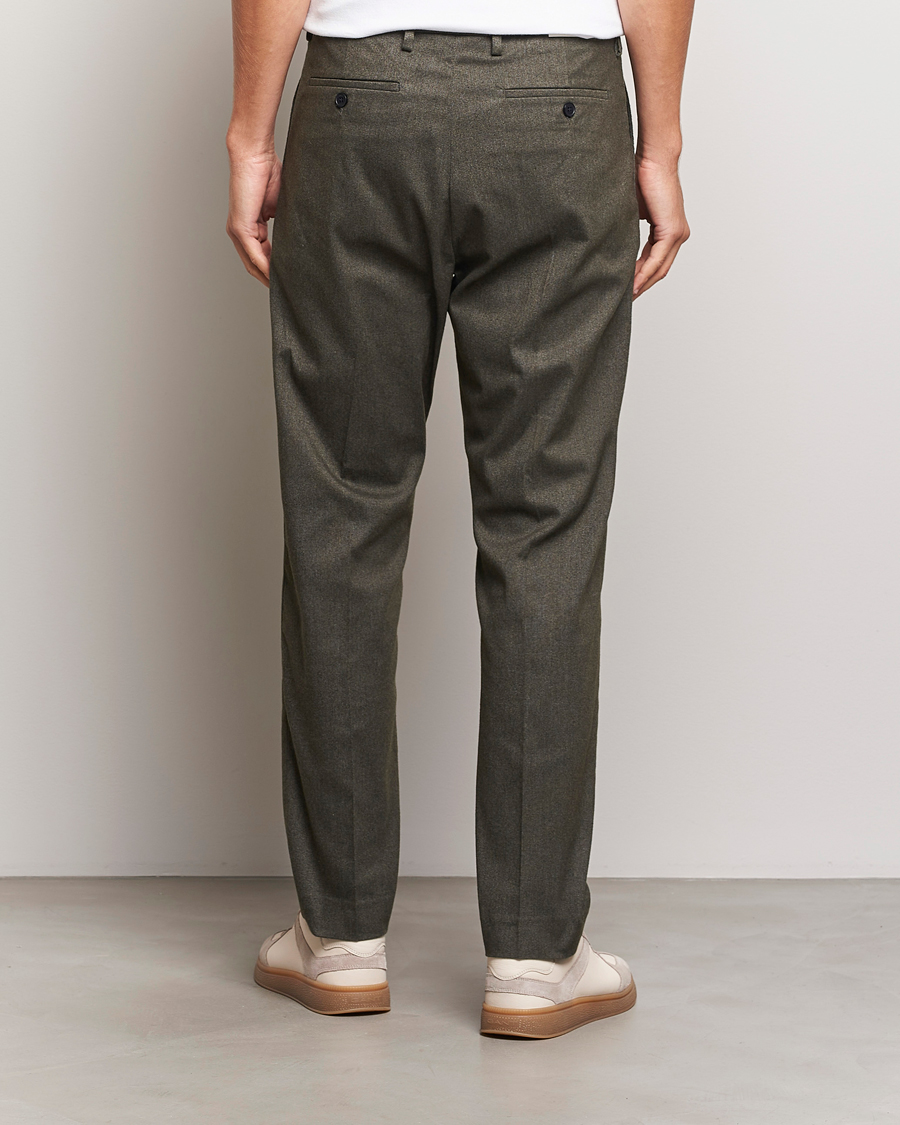Herr | Byxor | NN07 | Bill Pleated Brushed Cotton Trousers Dark Army